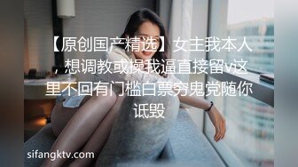 蓝衣背带裤妹子啪啪跪着口交站立翘屁股后入抽插猛操