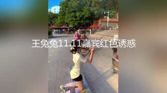  趁女儿熟睡，掰开女儿逼！把鸡巴硬塞进去女儿逼里，女儿逼逼好紧！老汉推车！