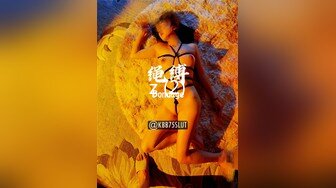   让女友穿上传统旗袍把鸡巴吹硬扒开内裤就开操