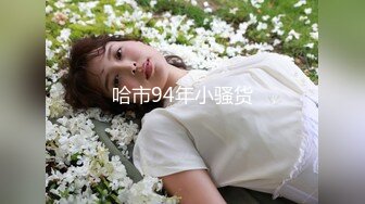 ❤️❤️外表清纯妹妹，公共厕所自慰，脱下紧身裤，无毛小骚逼，蹲着手指扣穴，边插穴边揉奶子好骚