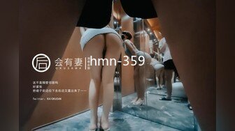 【新片速遞 】  巨乳美乳 熟女3P 这对超级大奶子能玩半天 无毛鲍鱼也肥 嘴含逼操很是舒服 