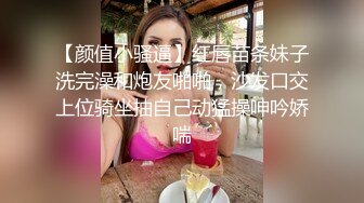 大學更衣室冒死偷窺三個擦身換衣的妹子,香艷的肉體和堅挺的奶頭勾人欲望啊