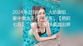 【新片速遞】餐厅女厕蹲守蓝裙凉拖红趾甲小美女❤️红嫩的紧穴不用擦甩屁股就干