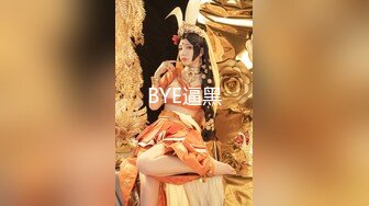 【新片速遞】 科技楼蹲守 绿衣眼镜美女一条黑长的逼缝