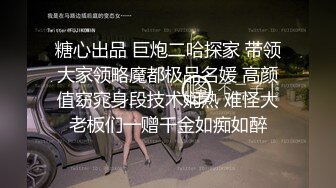 人妖系列之小花裙白色内衣人妖趴着被掰开屁股玩小屁眼掰开双腿抽插上位不停动啊动痛病享受着