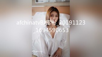 【超顶❤️鬼父乱伦】女儿婷宝✿ 最享艳福淫兽父亲 操完她闺蜜再操女儿 一天艹俩要虚了 好奇猫咪还看着主人操穴